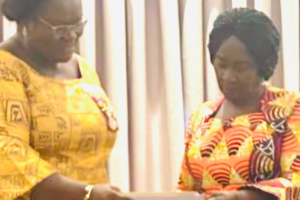 Vice President of commends Zonta D18 for its role in the education of girls