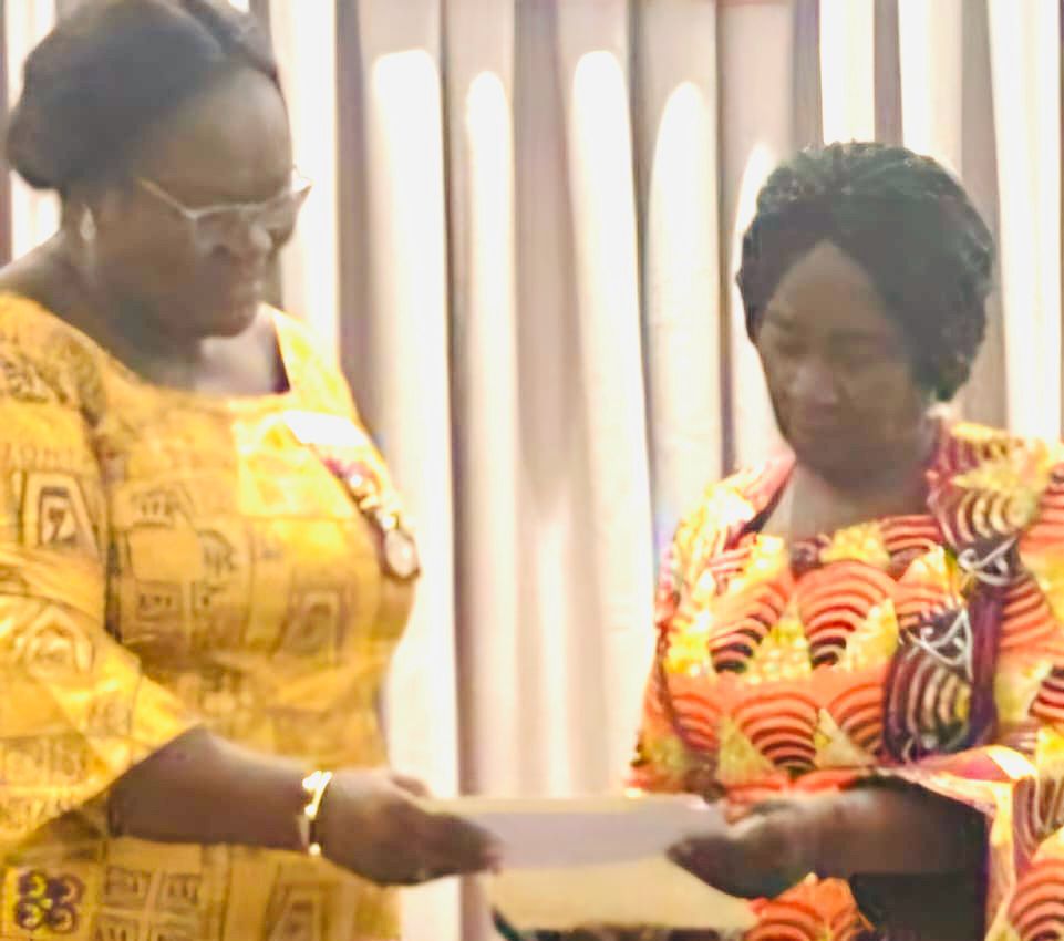 Vice President of commends Zonta D18 for its role in the education of girls