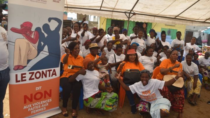 Zonta Abidjan : Sensibilisation des commerçantes et chauffeurs de transport en commun du petit marché de Bingerville