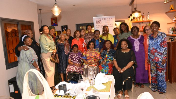 Visite du Zonta club Ouagadougou Crystal à l Association des tisseuses et tisserands